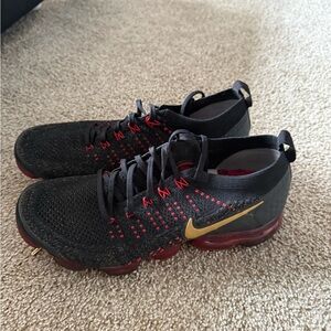 Nike Men's Black and Red Running Shoes
